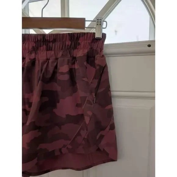 Lululemon Track That Shorts Size 8 - Picture 2 of 4